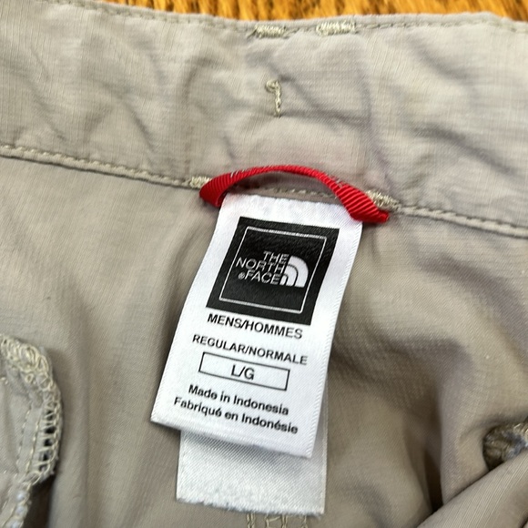 The North Face men’s khaki color shorts.  Nylon hiking. Size Large. Stain. - Picture 3 of 10